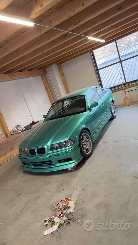 Begagnad BMW 323 170 HK (125 kW) 1997 Grön Sportkupé