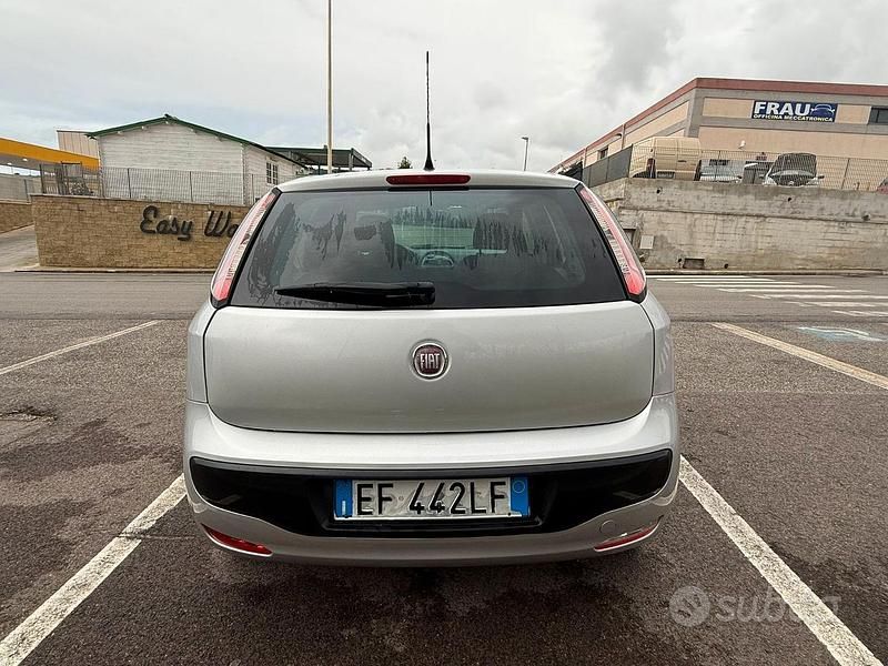 Usata Fiat Punto Evo 69 CV (50 kW) 2011 Grigio Utilitaria