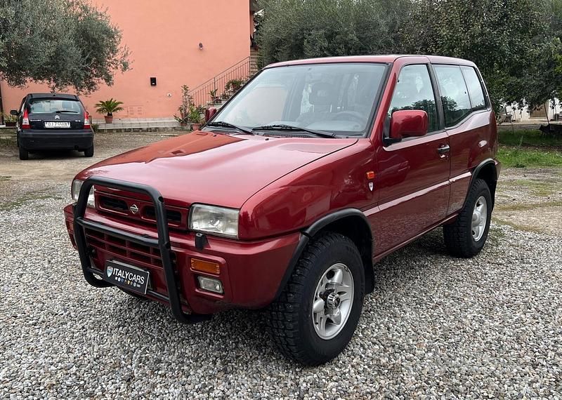 Usata Nissan Terrano SE 100 CV (73 kW) 1996 Rosso SUV