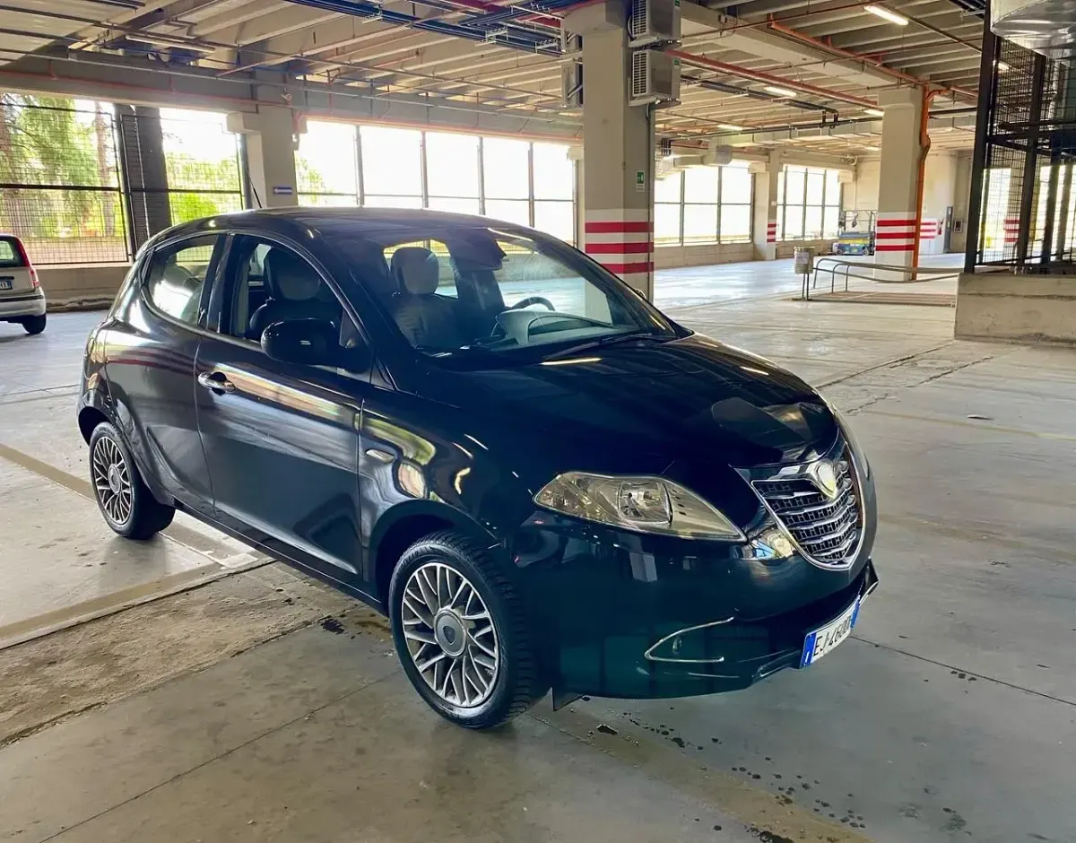 Usata Lancia Ypsilon S 95 CV (69 kW) 2011 Nero Utilitaria