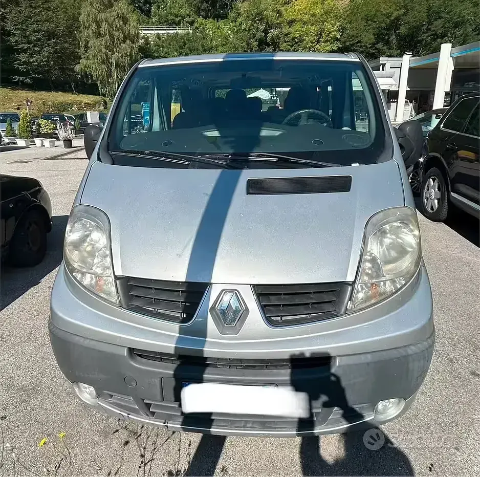 Usata Renault Trafic Black Edition 114 CV (83 kW) 2011 Grigio Monovolume