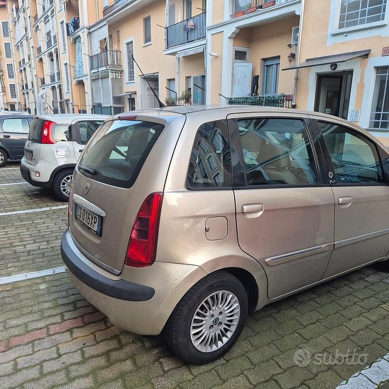 Usata Lancia Musa 95 CV (69 kW) 2005 Monovolume