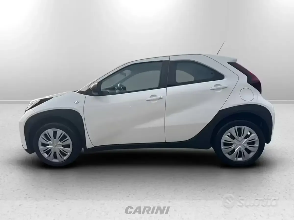 Usata Toyota Aygo X Active 72 CV (52 kW) 2022 Bianco SUV