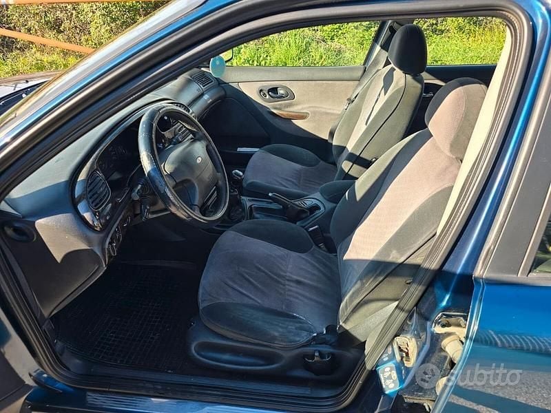Usata Ford Mondeo Ghia 89 CV (65 kW) 2000 Blu Station wagon
