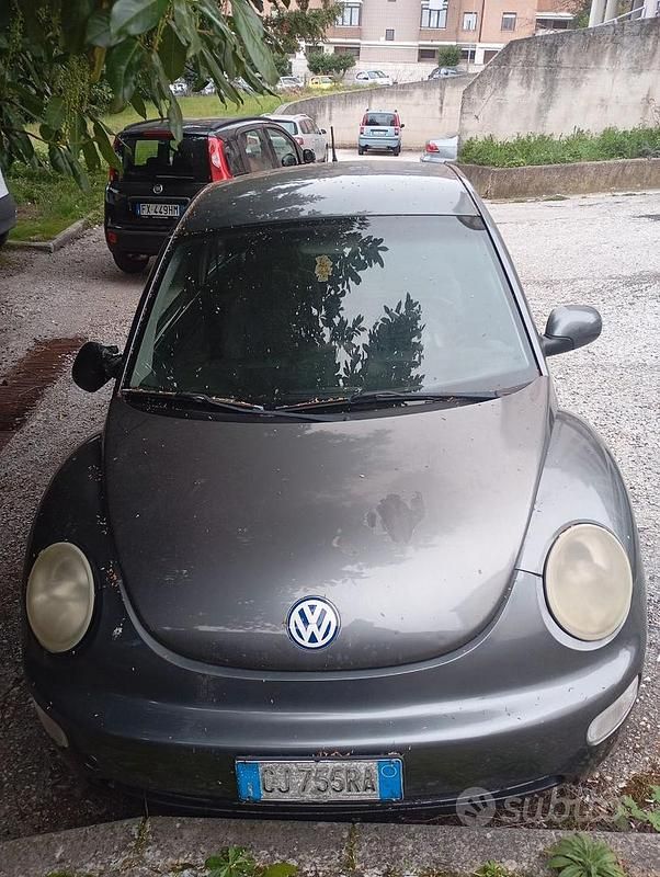 Usata VW New Beetle 101 CV (74 kW) 2002 Grigio Utilitaria