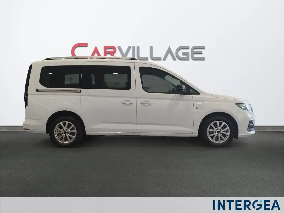 Usata Ford Tourneo Connect 122 CV (89 kW) 2023 Bianco Monovolume