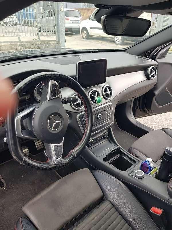 Usata Mercedes GLA220 Premium 170 CV (125 kW) 2015 Nero SUV