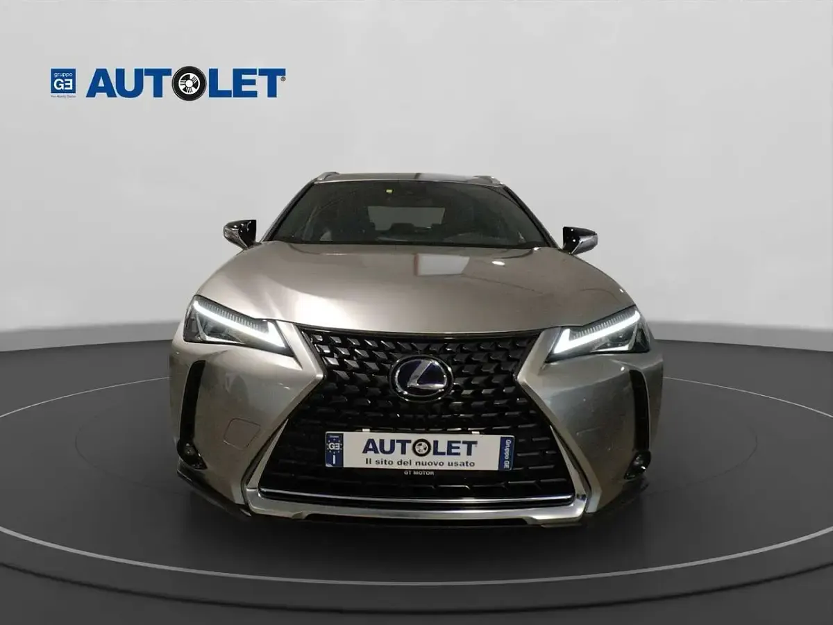 Usata Lexus UX Executive Line 145 CV (106 kW) 2022 Grigio SUV