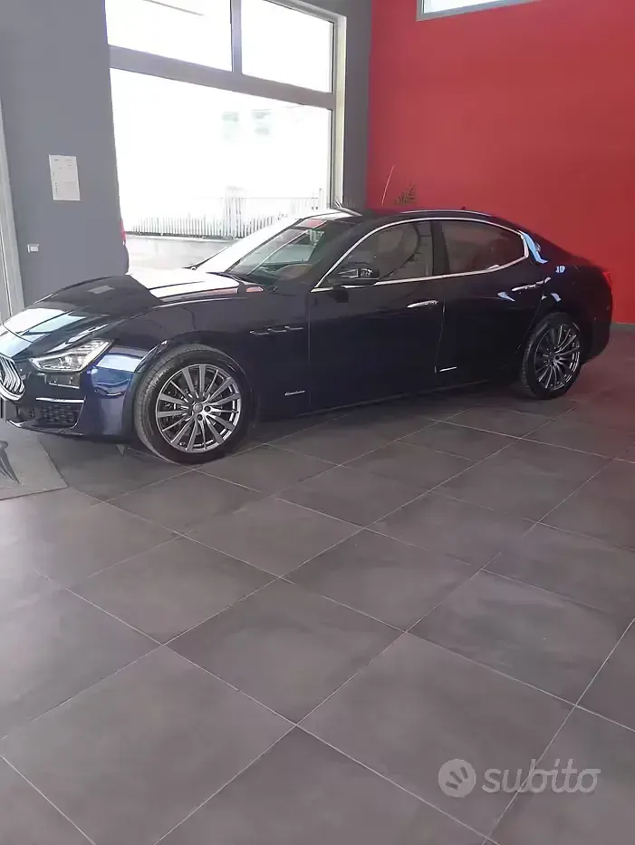 Usata Maserati Ghibli GranLusso 350 CV (257 kW) 2019 Blu Berlina