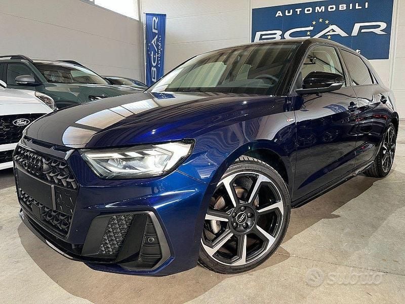 Blu Usata 2025 Audi A1 S-Line Tre volumi | 28.990 € (Buon prezzo) - Immagine 1/4