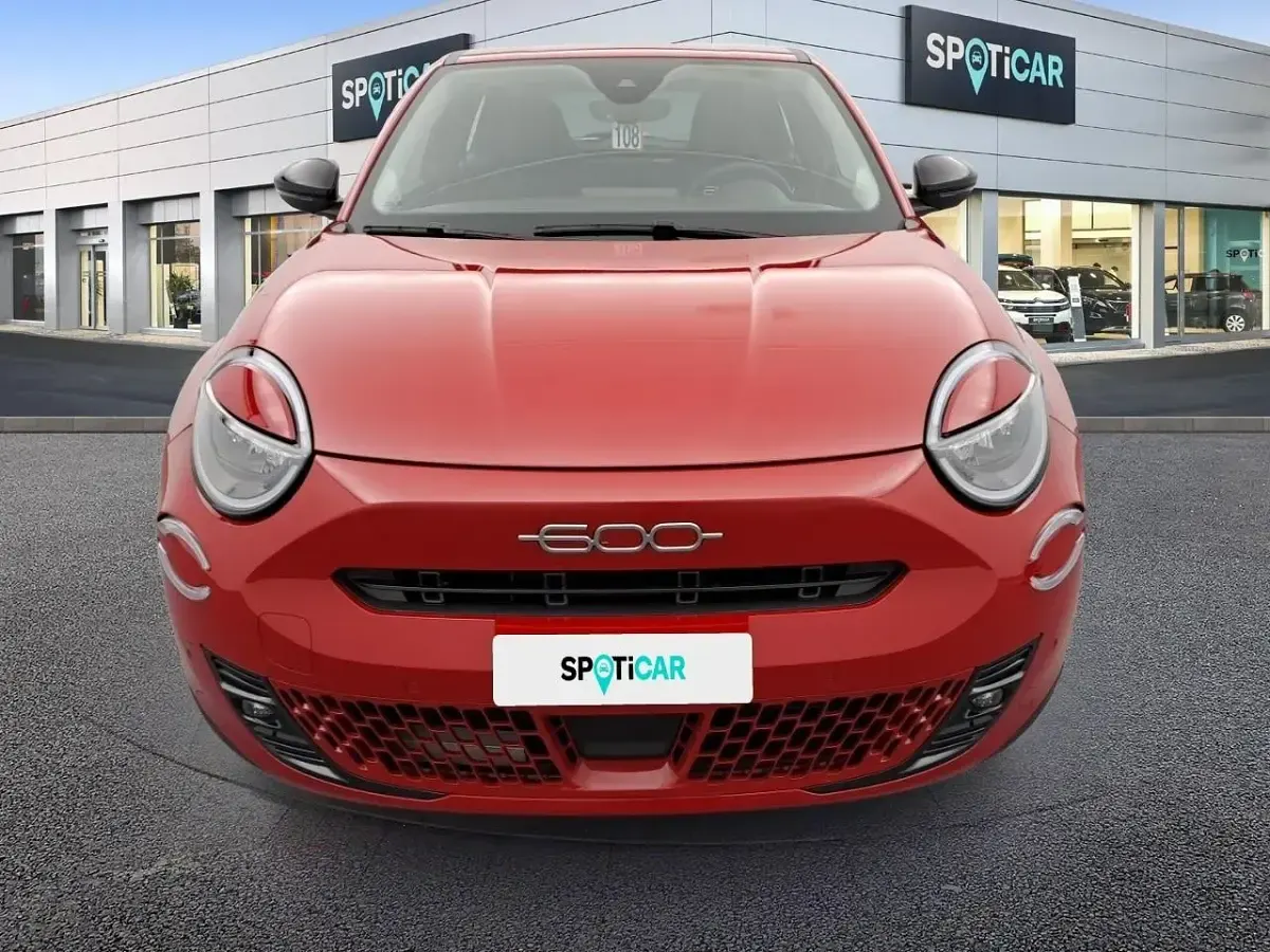 Usata Fiat 600 145 CV (106 kW) 2025 Rosso SUV