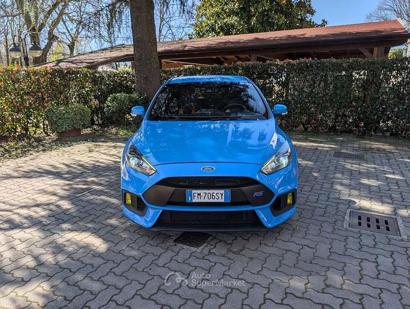 Usata Ford Focus RS 351 CV (258 kW) 2017 Nitrous blue Berlina