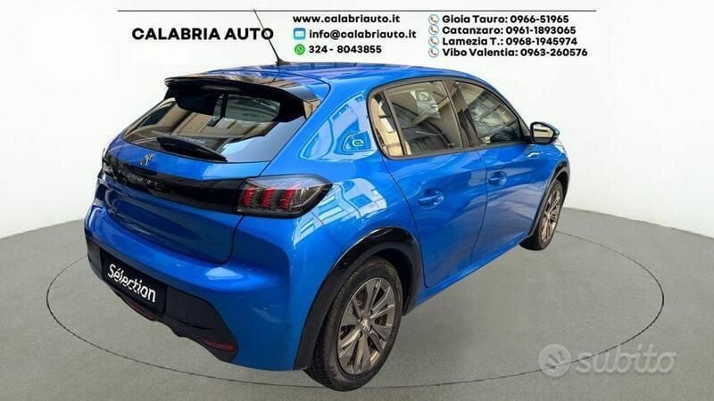 Usata Peugeot e-208 Allure 100 kW (136 CV) 2021 Blu Utilitaria