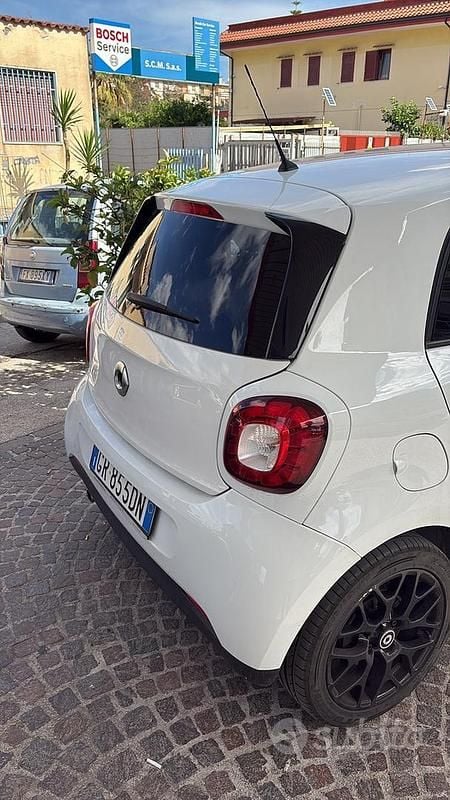 Usata Smart ForFour 71 CV (52 kW) 2018 Bianco Utilitaria