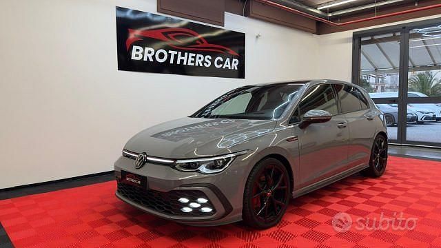 Usata VW Golf VIII GTI 245 CV (180 kW) 2023 Grigio Berlina
