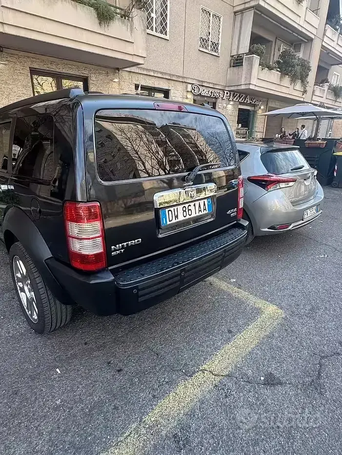 Usata Dodge Nitro 177 CV (130 kW) 2009 Nero SUV
