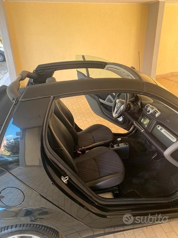 Usata Smart ForTwo Cabrio Pulse 71 CV (52 kW) 2011 Nero Cabrio