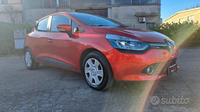Usata Renault Clio IV 75 CV (55 kW) 2013 Rosso Berlina