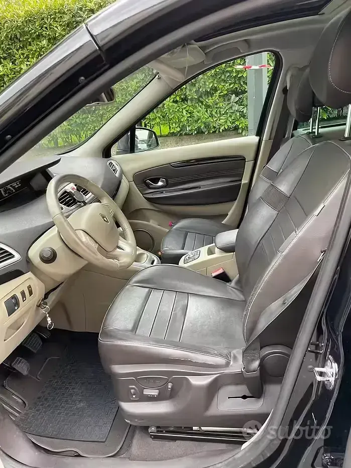 Usata Renault Scenic E-Tech 130 CV (95 kW) 2010 Nero Monovolume