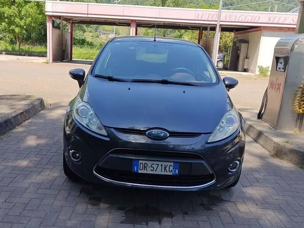 Usata Ford Fiesta Titanium 68 CV (50 kW) 2008 Utilitaria