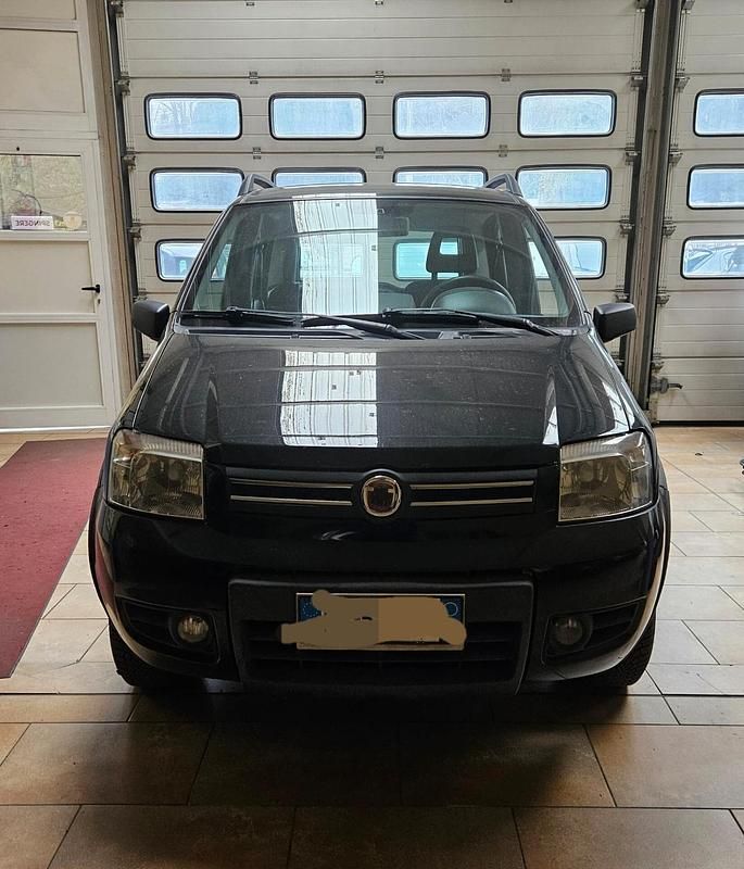 Usata Fiat Panda 4x4 69 CV (50 kW) 2008 Nero Utilitaria