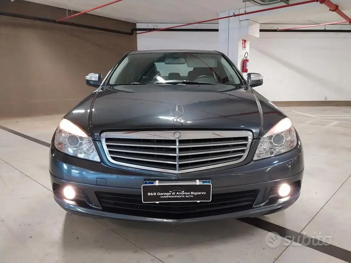 Usata Mercedes C220 Avantgarde 170 CV (125 kW) 2008 Bluazzurro Berlina