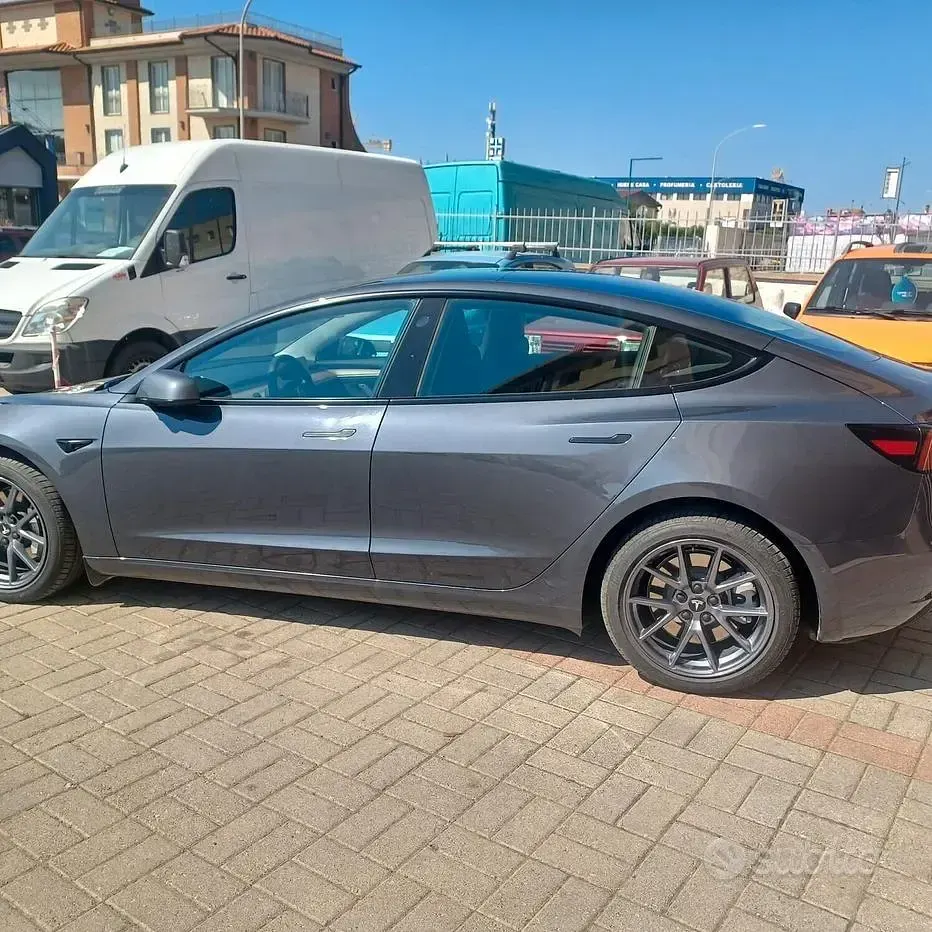 Usata Tesla Model 3 152 kW (208 CV) 2022 Grigio Berlina