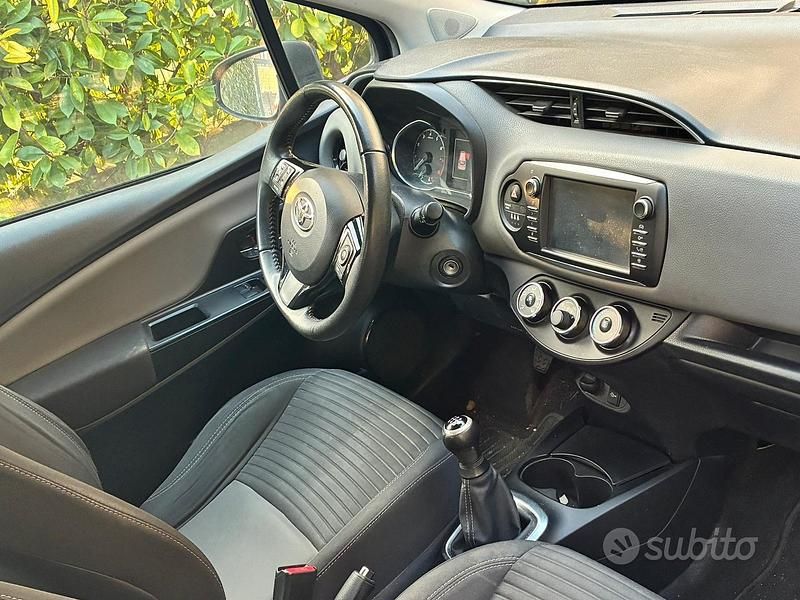 Usata Toyota Yaris Business Edition 69 CV (50 kW) 2018 Nero Berlina