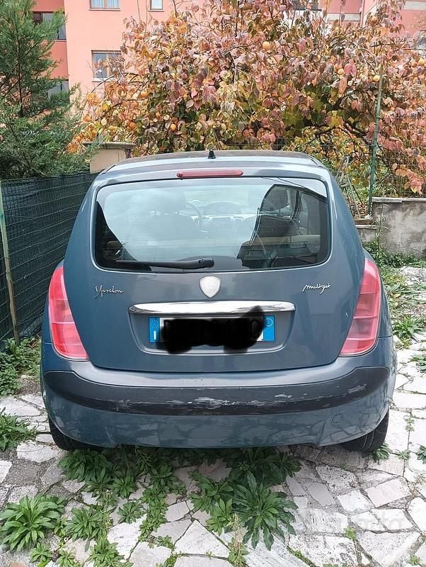 Usata Lancia Ypsilon 69 CV (50 kW) 2006 Grigio Utilitaria