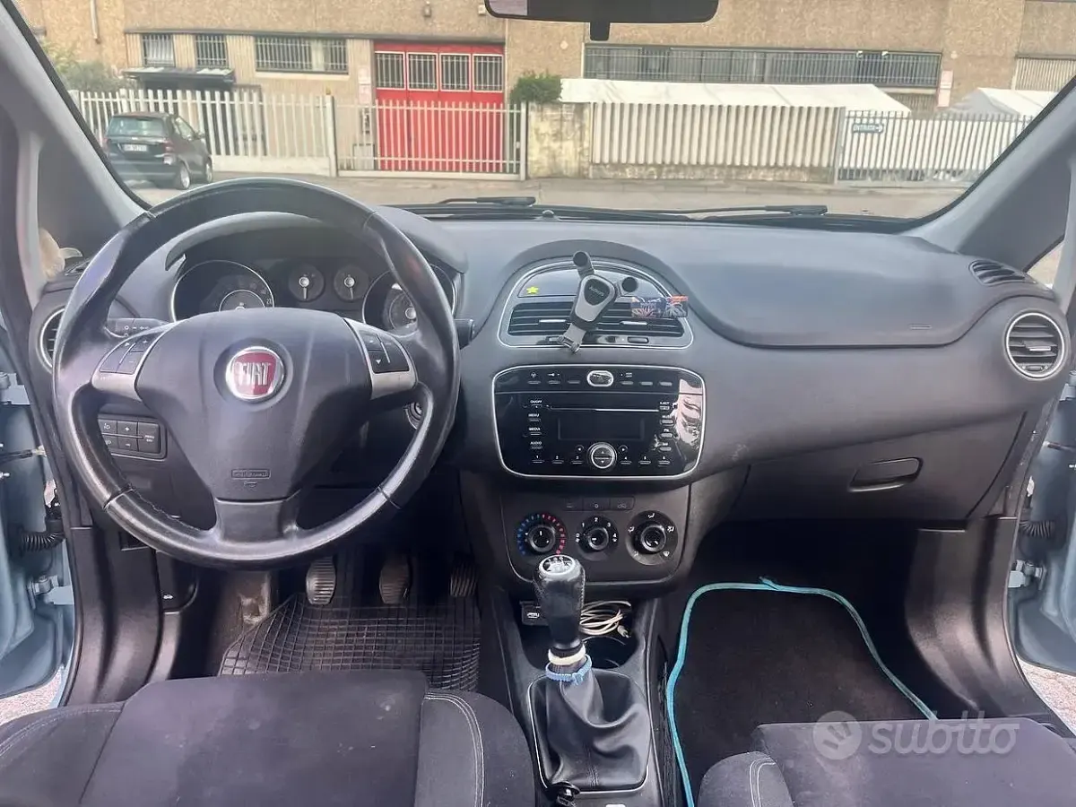 Usata Fiat Punto 75 CV (55 kW) 2014 Bluazzurro Utilitaria