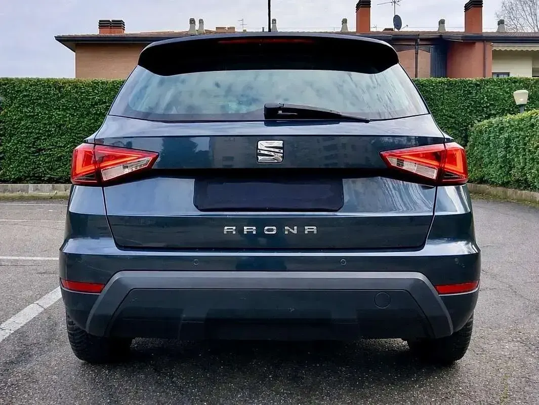 Usata Seat Arona Style 95 CV (69 kW) 2019 Grigio SUV