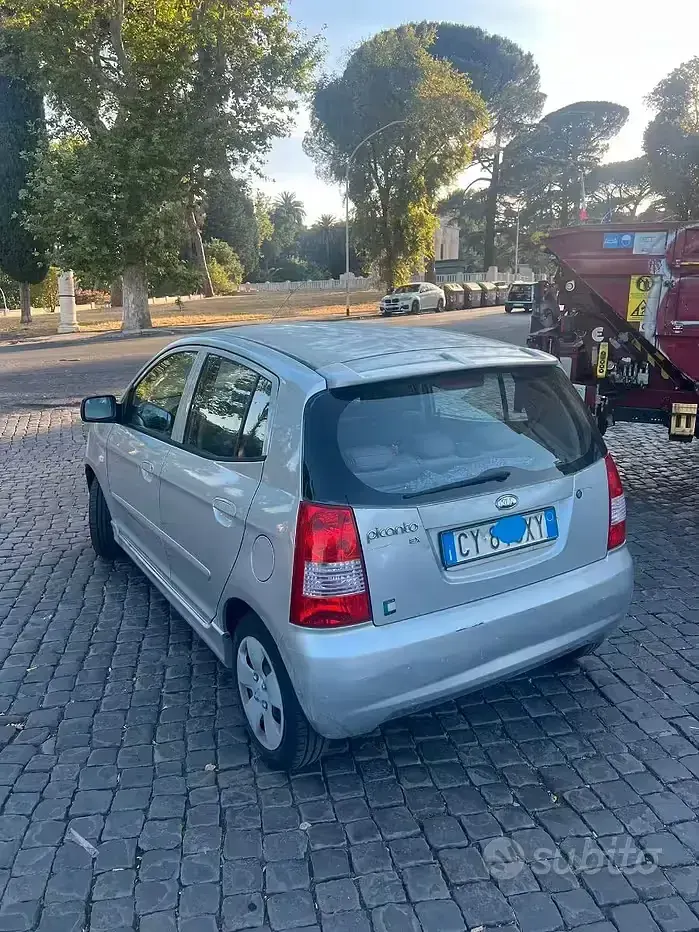Usata Kia Picanto EX 65 CV (47 kW) 2005 Grigio Utilitaria