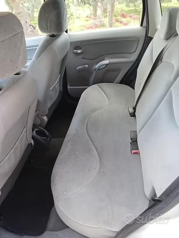 Usata Citroën C3 60 CV (44 kW) 2005 Grigio Berlina