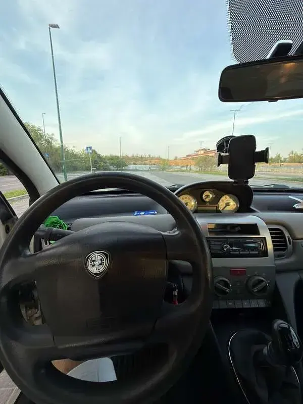 Usata Lancia Ypsilon 60 CV (44 kW) 2004 Utilitaria