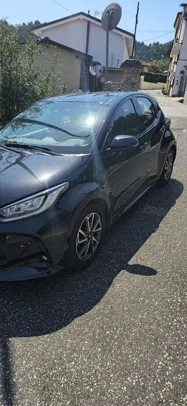 Usata Toyota Yaris Hybrid Trend 92 CV (67 kW) 2022 Berlina