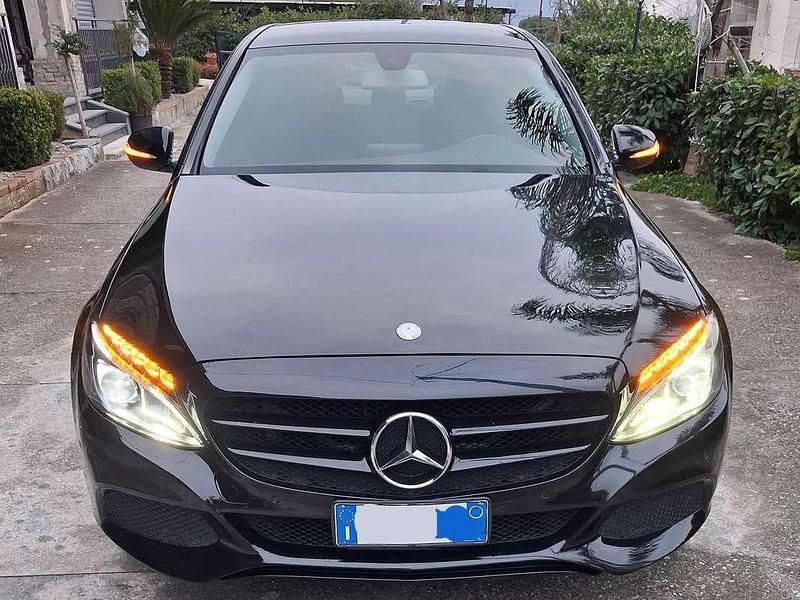 Usata Mercedes C220 Elegance 170 CV (125 kW) 2014 Nero Berlina