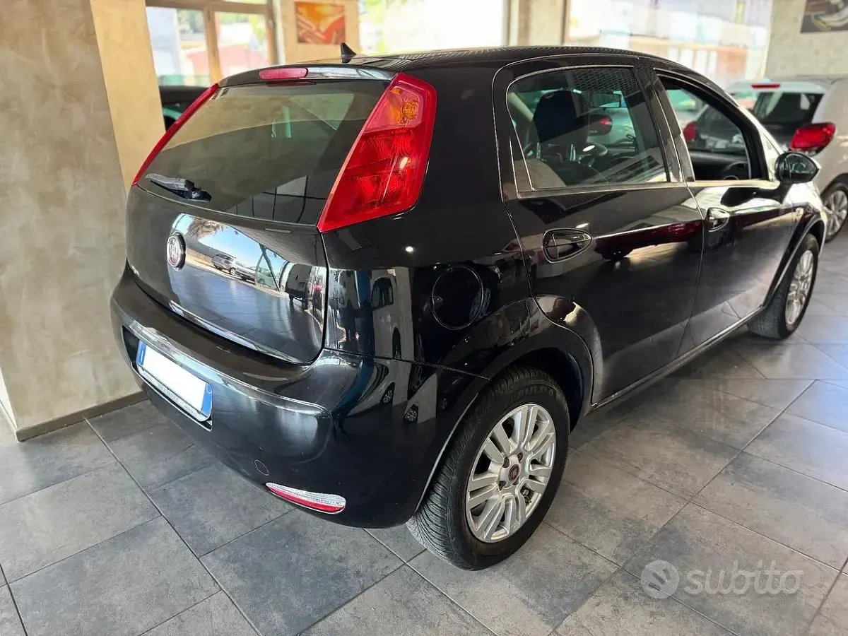 Usata Fiat Punto Street 69 CV (50 kW) 2017 Nero Utilitaria