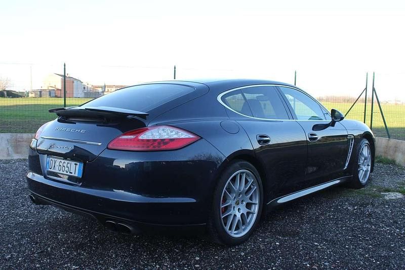 Usata Porsche Panamera Turbo 500 CV (367 kW) 2009 Yachting blue metallic Berlina