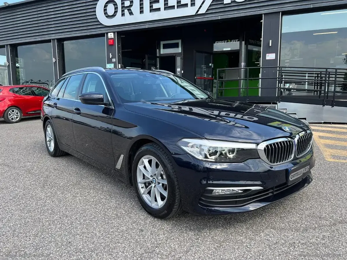 Usata BMW 530 Efficient Dynamics 265 CV (194 kW) 2018 Nero Station wagon