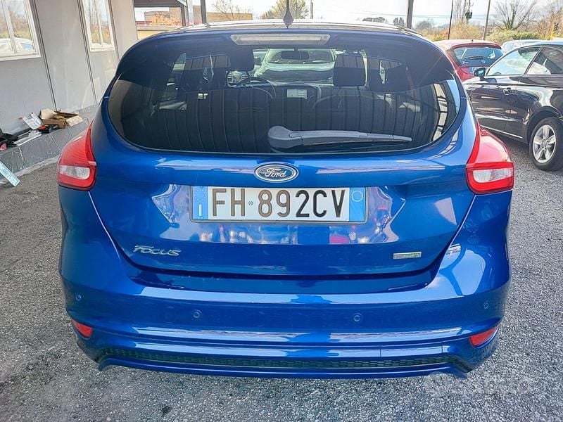 Usata Ford Focus ST-Line 125 CV (91 kW) 2017 Blu Berlina