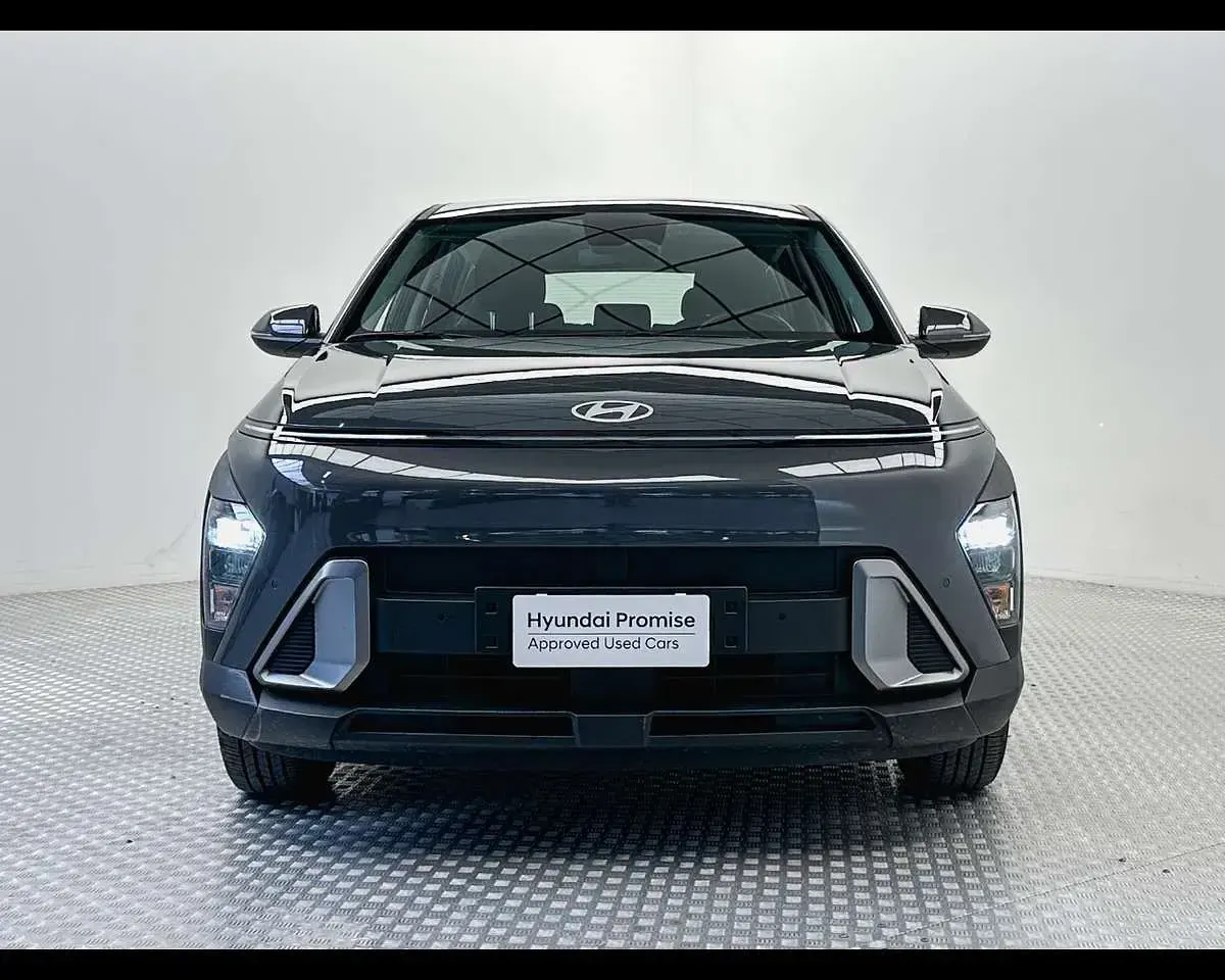 Usata Hyundai Kona 94 CV (69 kW) 2025 Ecotronic gray SUV
