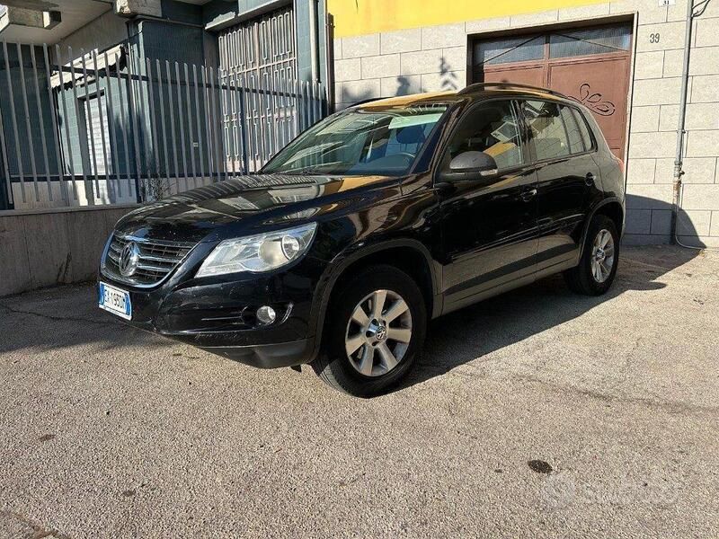 Nero Usata 2011 VW Tiguan Sportline SUV | 4999 € (Buon prezzo) - Immagine 1/4