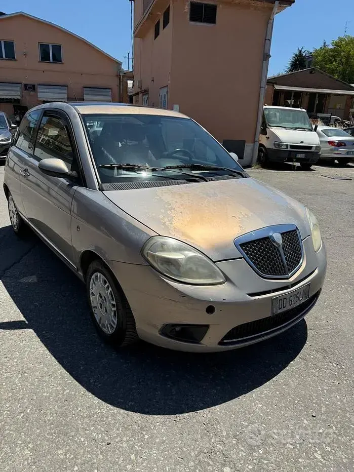 Usata Lancia Ypsilon 95 CV (69 kW) 2006 Grigio Utilitaria