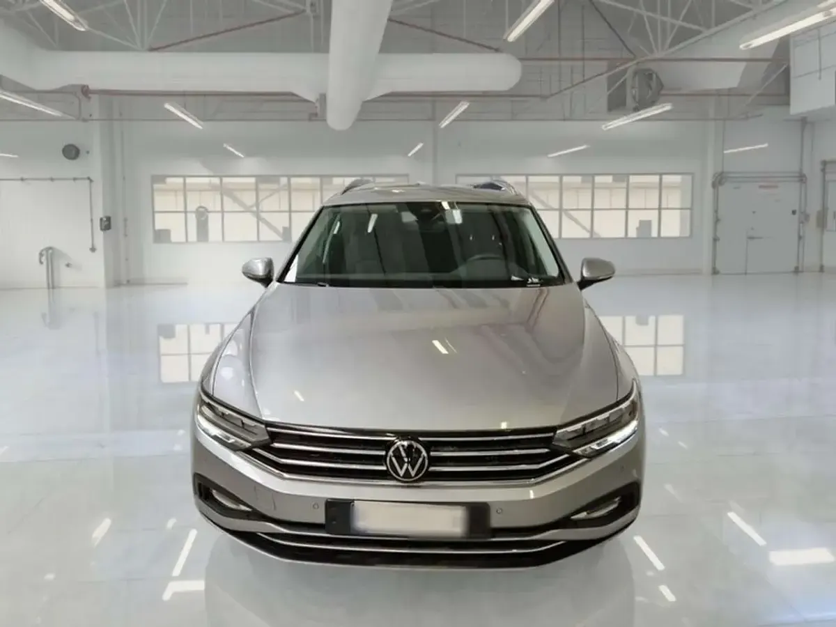 Usata VW Passat Business 150 CV (110 kW) 2023 Grigio Station wagon