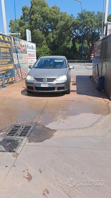Usata 2004 VW Golf Tre volumi | 2000 € (Ottimo prezzo) - Immagine 1/2