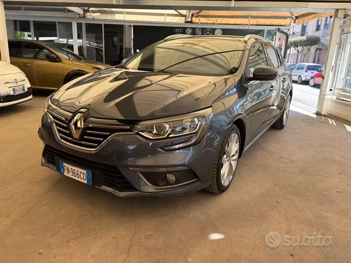 Usata Renault Mégane GrandTour Intens 110 CV (80 kW) 2018 Blu Station wagon