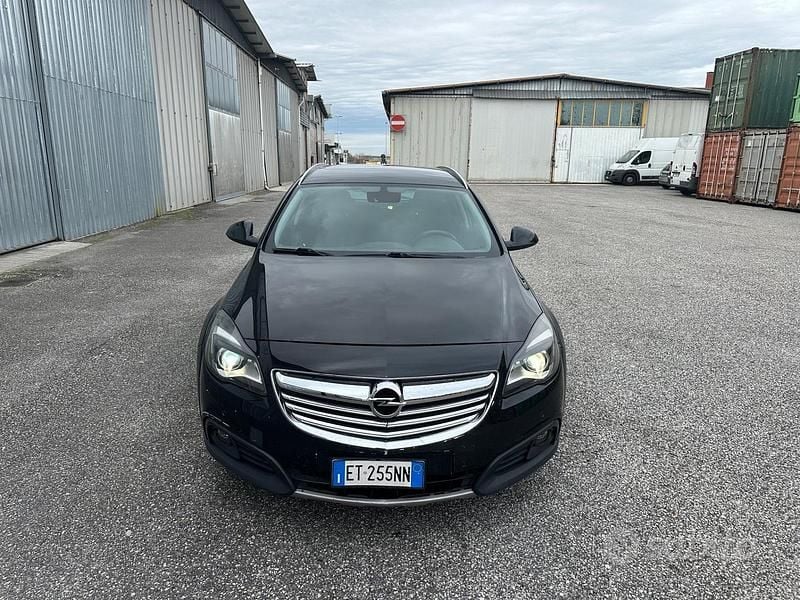Usata Opel Insignia Cosmo 163 CV (119 kW) 2014 Nero Station wagon