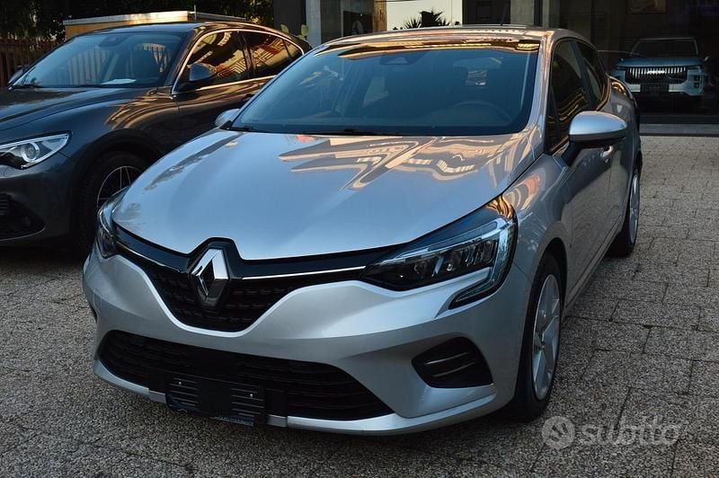 Usata Renault Clio V Business 100 CV (73 kW) 2021 Grigio Berlina