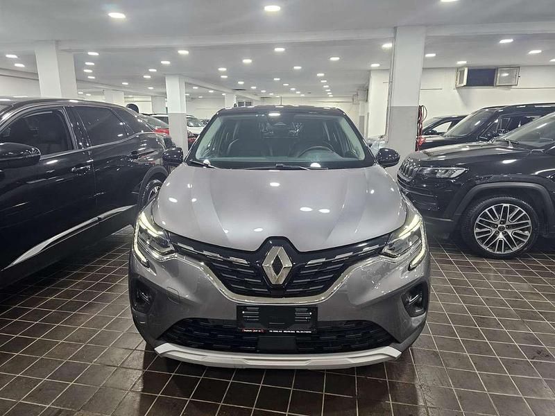 Usata Renault Captur Intens 101 CV (74 kW) 2023 Grigio montagna metallizzato SUV
