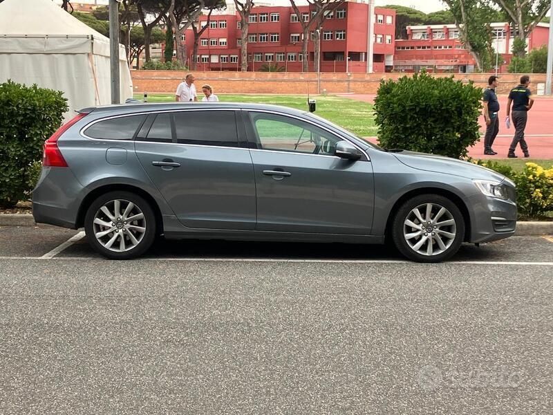 Usata Volvo V60 Summum 150 CV (110 kW) 2016 Grigio Station wagon